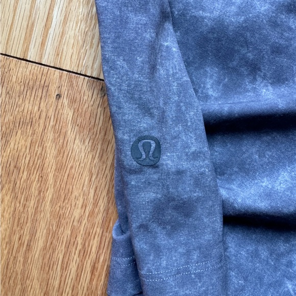 Lululemon THE Short Black Marble Print (M) - Picture 3 of 4